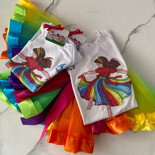 THEY are UP!! que tees